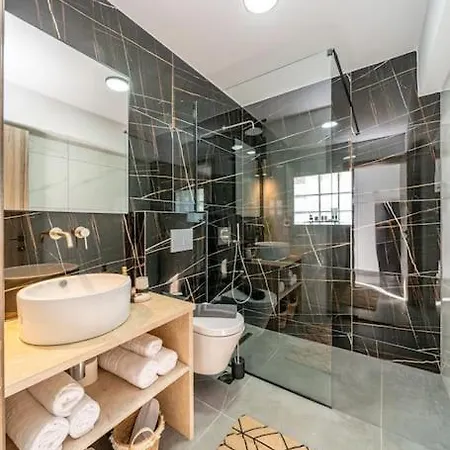 Fernando - F&a Golden Stone Villa *